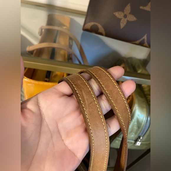 LOUIS VUITTON VERNIS BAG - Picture 9 of 13